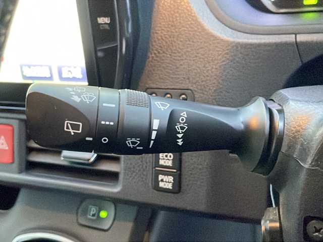 トヨタ ノア ハイブリッド Si 岩手県 2016(平28)年 9.7万km ホワイトパールクリスタルシャイン フリップダウンモニター　純正１０型ナビ　両側パワスラ　バックＣ　Ｂｌｕｅｔｏｏｔｈ　ＤＶＤ再生　フルセグ　ビルトインＥＴＣ　純正１６インチＡＷ　ＬＥＤオートハイビーム　フロントフォグ　スマートキー