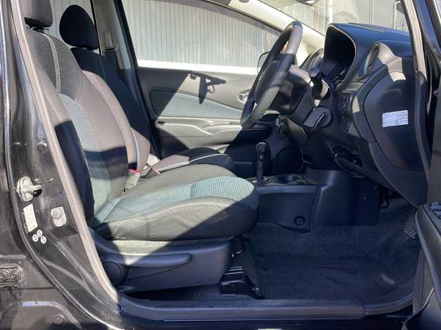 日産 ノート X 長野県 2012(平24)年 11.3万km スーパーブラック 純正メモリナビ/社外14インチアルミ/アイドリングストップ/プッシュスタート/ホイール付き夏タイヤ積込