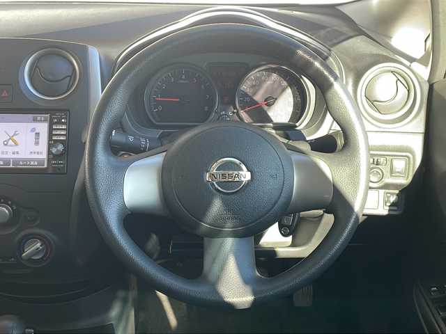 日産 ノート X 長野県 2012(平24)年 11.3万km スーパーブラック 純正メモリナビ/社外14インチアルミ/アイドリングストップ/プッシュスタート/ホイール付き夏タイヤ積込