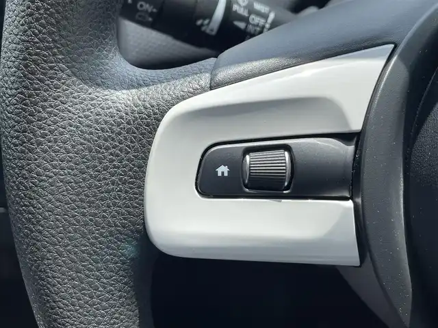 ホンダ フィット e:HEVベーシック 茨城県 2021(令3)年 2.9万km 白 社外ナビ７インチ/ワンセグテレビ/バックカメラ/クルーズコントロール/オートライト/LEDヘッドライト/カーテンエアバック/パワステ/パワーウィンドウ/横滑り防止/ABS/スマートキー/純正フロアマット