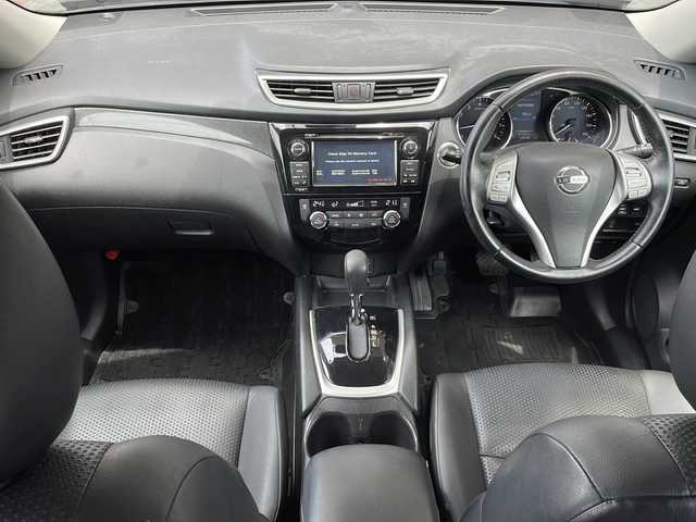 日産 エクストレイル 20Xt エマージェンシーブレーキ 静岡県 2016(平28)年 8.2万km チタニウムカーキ 純正メーカーナビ/・CD/DVD/・AUX/・USB/・FM/AM/・フルセグTV/主要装備/・アラウンドビューモニター/・アイドリングストップ/・ルーフレール/・パワーバックドア/・クルーズコントロール/・運転席＋助手席シートヒーター/・ＥＴＣ/・エマージェンシーブレーキ/・ＬＥＤヘッドライト/・横滑り防止装置