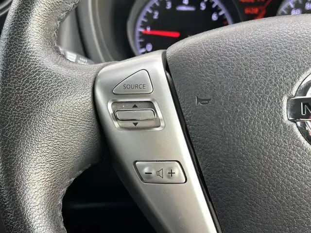 日産 ノート メダリスト X 長野県 2015(平27)年 10.1万km インペリアルアンバーP 社外ナビ/ワンセグ/スマートキー/ETC/Bluetooth/CD/DVD/純正フロアマット/衝突軽減/アイドリングストップ