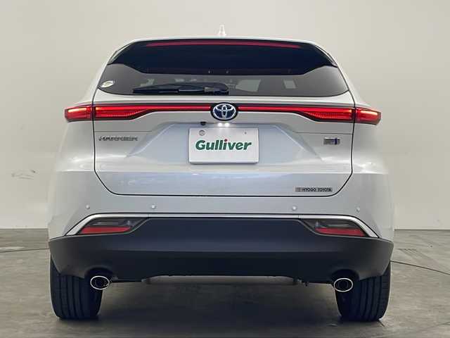 トヨタ ハリアー ハイブリッド Z 兵庫県 2023(令5)年 0.7万km プラチナホワイトパールマイカ ・ワンオーナー/・JBLプレミアムサウンド/・純正12.3型ナビ＆フルセグ＆BT＆Miracast/・パノラマミックビューモニター/・トヨタセーフティーセンス/・プリクラッシュセーフティー/・レーントレーシングアシスト/・リアクロストラフィックアラート/・パーキングサポートブレーキ/・ロードサインアシスト/・オートマチックハイビーム/・レーダークルーズコントロール/・先行車発進告知機能/・誤発進抑制機能/・クリアランスソナー/・ブラインドスポットモニター/・デジタルインナーミラー/・前後ドライブレコーダー/・ハンズフリーパワーバックドア/・ハーフレザーシート/・LEDヘッドライト/・LEDフォグランプ/・オートライト/・スマートキー/・プッシュスタート/・スペアキー/・電動パーキングブレーキ/・オートホールド/・運転席パワーシート/・ビルトインETC2.0/・ドアミラーヒーター/・nanoeX