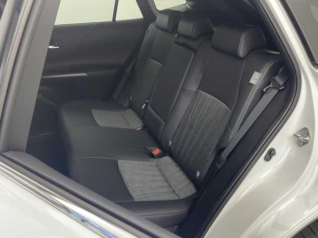 トヨタ ハリアー ハイブリッド Z 兵庫県 2023(令5)年 0.7万km プラチナホワイトパールマイカ ・ワンオーナー/・JBLプレミアムサウンド/・純正12.3型ナビ＆フルセグ＆BT＆Miracast/・パノラマミックビューモニター/・トヨタセーフティーセンス/・プリクラッシュセーフティー/・レーントレーシングアシスト/・リアクロストラフィックアラート/・パーキングサポートブレーキ/・ロードサインアシスト/・オートマチックハイビーム/・レーダークルーズコントロール/・先行車発進告知機能/・誤発進抑制機能/・クリアランスソナー/・ブラインドスポットモニター/・デジタルインナーミラー/・前後ドライブレコーダー/・ハンズフリーパワーバックドア/・ハーフレザーシート/・LEDヘッドライト/・LEDフォグランプ/・オートライト/・スマートキー/・プッシュスタート/・スペアキー/・電動パーキングブレーキ/・オートホールド/・運転席パワーシート/・ビルトインETC2.0/・ドアミラーヒーター/・nanoeX