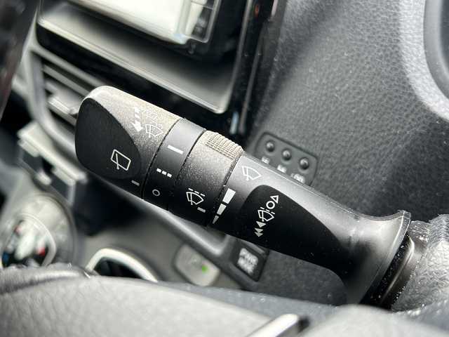 トヨタ ヴォクシー ハイブリッド V 千葉県 2014(平26)年 10.3万km ブラック ナビNSZN-W64T バックカメラ 両側電動スライドドア 置くだけ充電 シートヒーター クルコン DVD フルセグ ビルトインETC スマートキー プッシュスタート オートライト HID TRC