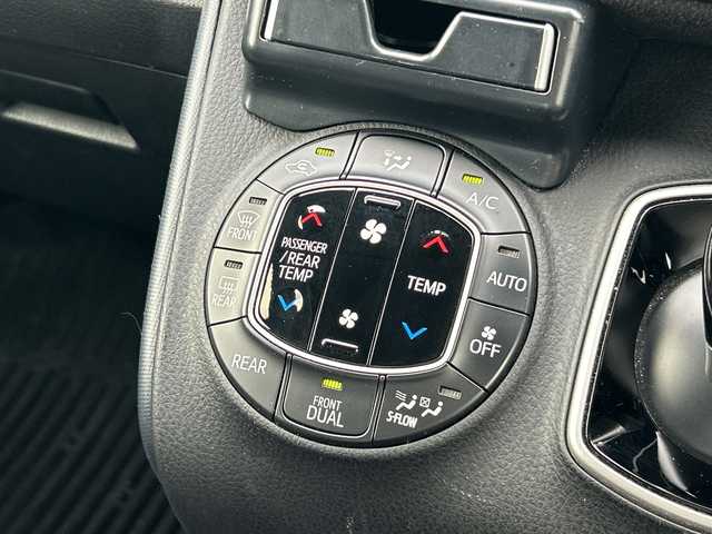 トヨタ ヴォクシー ハイブリッド V 千葉県 2014(平26)年 10.3万km ブラック ナビNSZN-W64T バックカメラ 両側電動スライドドア 置くだけ充電 シートヒーター クルコン DVD フルセグ ビルトインETC スマートキー プッシュスタート オートライト HID TRC