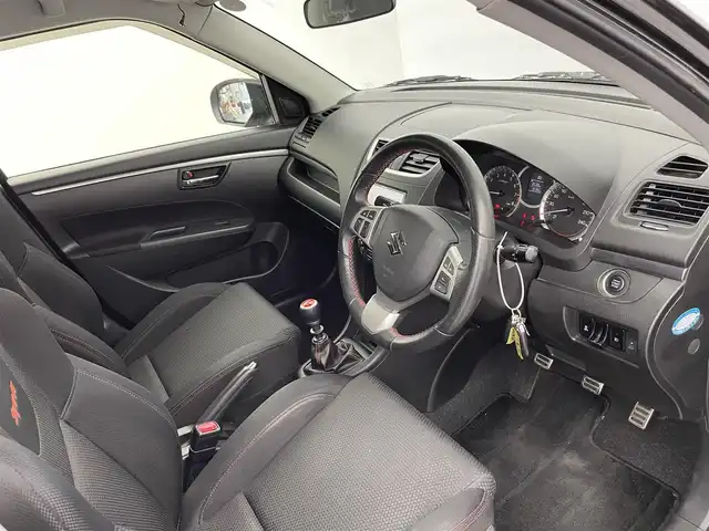 スズキ スイフト スポーツ 富山県 2012(平24)年 7.9万km スーパーブラックパール ワンオーナー/社外SDナビ (AM/FM/CD/BT)/フルセグTV/クルーズコントロール/横滑り防止装置/盗難防止装置/オートライト/フロアマット純正/純正AW/ドアバイザー/フォグランプ/キセノンライト/スマートキー×2/取扱説明書/保証書/記録簿