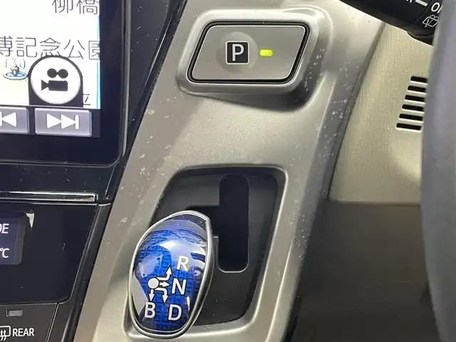 トヨタ プリウス α G 茨城県 2020(令2)年 3万km ホワイトパールクリスタルシャイン 社外ナビ/バックカメラ/ビルトインETC/衝突被害軽減ブレーキ/レーダークルーズコントロール/レーンディパーチャーアラート/オートマチックハイビーム/LEDオートヘッドライト/フォグライト/ハーフレザーシート/パワーシート/ステアリングリモコン/禁煙車