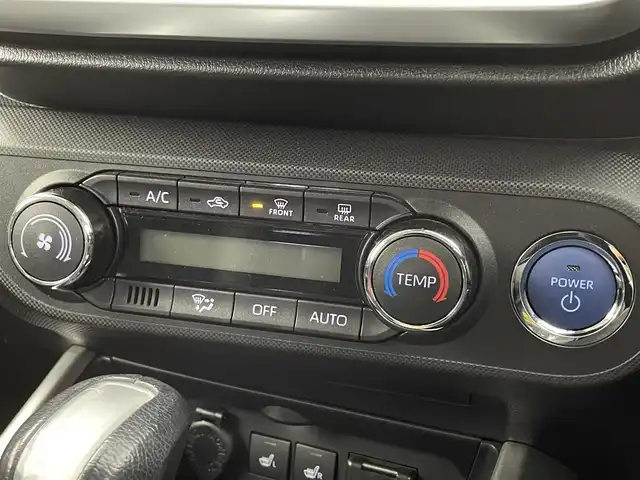 ダイハツ ロッキー プレミアム G HEV 福井県 2022(令4)年 1.9万km シャイニングホワイトパール メモリナビ機能付きディスプレイオーディオ/（CD/DVD/TV/Bluetooth/USB入力/ラジオ）/全方位カメラ/スマートアシスト/バックカメラ/アダプティブクルーズコントロール/ハーフレザーシート/シートヒーター（D＋N）/純正アルミホイール/ETC/スペアキー/プッシュスタート