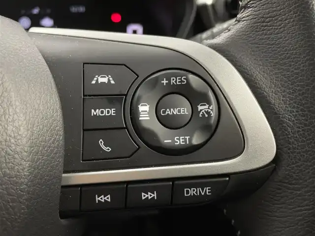 ダイハツ ロッキー プレミアム G HEV 福井県 2022(令4)年 1.9万km シャイニングホワイトパール メモリナビ機能付きディスプレイオーディオ/（CD/DVD/TV/Bluetooth/USB入力/ラジオ）/全方位カメラ/スマートアシスト/バックカメラ/アダプティブクルーズコントロール/ハーフレザーシート/シートヒーター（D＋N）/純正アルミホイール/ETC/スペアキー/プッシュスタート