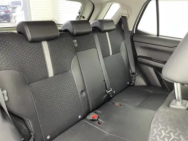 ダイハツ ロッキー プレミアム G HEV 福井県 2022(令4)年 1.9万km シャイニングホワイトパール メモリナビ機能付きディスプレイオーディオ/（CD/DVD/TV/Bluetooth/USB入力/ラジオ）/全方位カメラ/スマートアシスト/バックカメラ/アダプティブクルーズコントロール/ハーフレザーシート/シートヒーター（D＋N）/純正アルミホイール/ETC/スペアキー/プッシュスタート