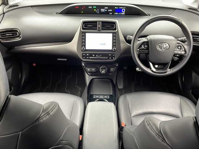 トヨタ プリウス S ツーリングセレ ブラックED 大阪府 2022(令4)年 4.9万km プレシャスブラックパール 純正9インチディスプレイオーディオ/【BT/ナビ/USB]/バックカメラ/ETC/衝突被害軽減システム/クルーズコントロール追従/レーンキープアシスト/コーナーセンサー前後/先行車発進アラーム/オートライト/LEDライト/純正17インチAW/純正フロアマット/シートヒーター/レザーシート