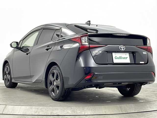 トヨタ プリウス S ツーリングセレ ブラックED 大阪府 2022(令4)年 4.9万km プレシャスブラックパール 純正9インチディスプレイオーディオ/【BT/ナビ/USB]/バックカメラ/ETC/衝突被害軽減システム/クルーズコントロール追従/レーンキープアシスト/コーナーセンサー前後/先行車発進アラーム/オートライト/LEDライト/純正17インチAW/純正フロアマット/シートヒーター/レザーシート