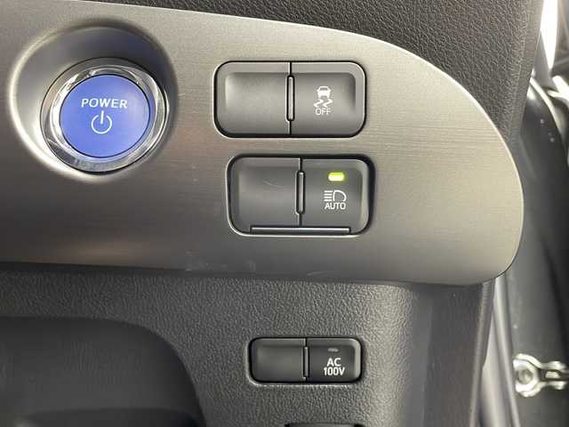 トヨタ プリウス S ツーリングセレ ブラックED 大阪府 2022(令4)年 4.9万km プレシャスブラックパール 純正9インチディスプレイオーディオ/【BT/ナビ/USB]/バックカメラ/ETC/衝突被害軽減システム/クルーズコントロール追従/レーンキープアシスト/コーナーセンサー前後/先行車発進アラーム/オートライト/LEDライト/純正17インチAW/純正フロアマット/シートヒーター/レザーシート