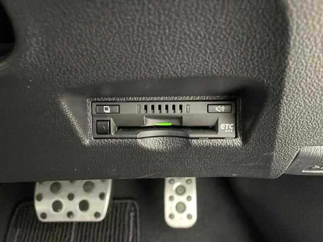 トヨタ プリウス S ツーリングセレ ブラックED 大阪府 2022(令4)年 4.9万km プレシャスブラックパール 純正9インチディスプレイオーディオ/【BT/ナビ/USB]/バックカメラ/ETC/衝突被害軽減システム/クルーズコントロール追従/レーンキープアシスト/コーナーセンサー前後/先行車発進アラーム/オートライト/LEDライト/純正17インチAW/純正フロアマット/シートヒーター/レザーシート