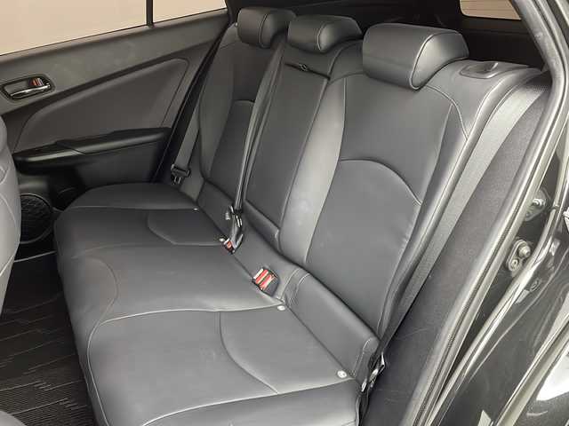 トヨタ プリウス S ツーリングセレ ブラックED 大阪府 2022(令4)年 4.9万km プレシャスブラックパール 純正9インチディスプレイオーディオ/【BT/ナビ/USB]/バックカメラ/ETC/衝突被害軽減システム/クルーズコントロール追従/レーンキープアシスト/コーナーセンサー前後/先行車発進アラーム/オートライト/LEDライト/純正17インチAW/純正フロアマット/シートヒーター/レザーシート