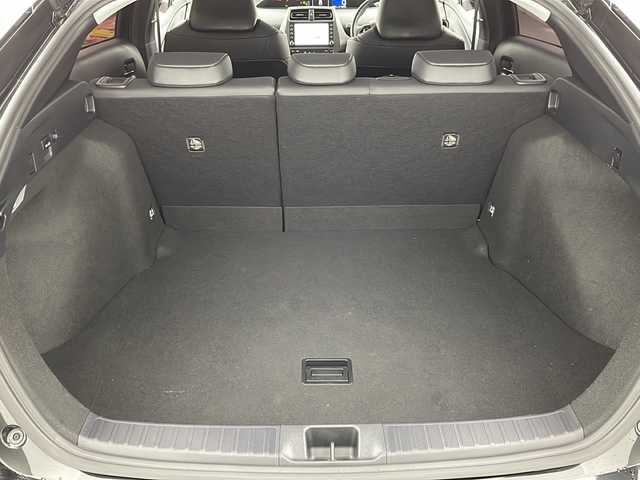 トヨタ プリウス S ツーリングセレ ブラックED 大阪府 2022(令4)年 4.9万km プレシャスブラックパール 純正9インチディスプレイオーディオ/【BT/ナビ/USB]/バックカメラ/ETC/衝突被害軽減システム/クルーズコントロール追従/レーンキープアシスト/コーナーセンサー前後/先行車発進アラーム/オートライト/LEDライト/純正17インチAW/純正フロアマット/シートヒーター/レザーシート