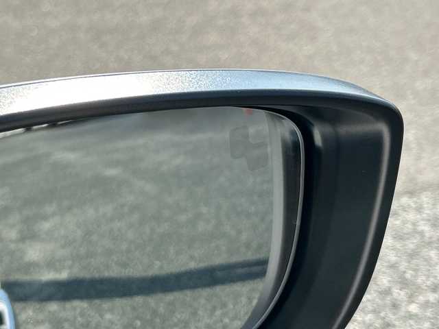 マツダ アクセラ スポーツ 15S プロアクティブ 福岡県 2019(平31)年 4.3万km スノーフレイクホワイトパールマイカ 純正ナビ/（フルセグ/FM/AM/Bluetooth/USB/CD/DVD/AUX）/アラウンドビューモニター/ETC/ブラインドスポットモニター/横滑り防止装置/レーンキープアシスト/衝突被害軽減システム/パーキングセンサー/LEDヘッドライト/フォグランプ/レーダークルーズコントロール/パドルシフト/ヘッドアップディスプレイ/ステアリングスイッチ/ヒートステアリング/D/N席シートヒーター/D席パワーシート/電動格納ミラー/ドアバイザー/スマートキー/スペアキー