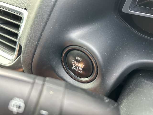 マツダ アクセラ スポーツ 15S プロアクティブ 福岡県 2019(平31)年 4.3万km スノーフレイクホワイトパールマイカ 純正ナビ/（フルセグ/FM/AM/Bluetooth/USB/CD/DVD/AUX）/アラウンドビューモニター/ETC/ブラインドスポットモニター/横滑り防止装置/レーンキープアシスト/衝突被害軽減システム/パーキングセンサー/LEDヘッドライト/フォグランプ/レーダークルーズコントロール/パドルシフト/ヘッドアップディスプレイ/ステアリングスイッチ/ヒートステアリング/D/N席シートヒーター/D席パワーシート/電動格納ミラー/ドアバイザー/スマートキー/スペアキー