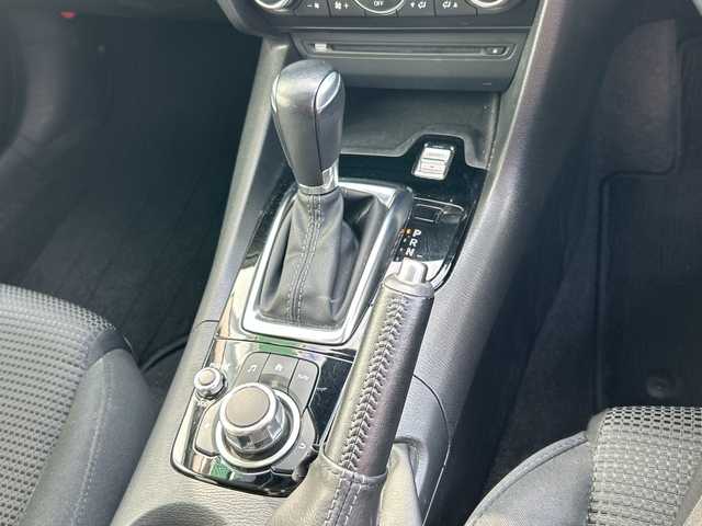 マツダ アクセラ スポーツ 15S プロアクティブ 福岡県 2019(平31)年 4.3万km スノーフレイクホワイトパールマイカ 純正ナビ/（フルセグ/FM/AM/Bluetooth/USB/CD/DVD/AUX）/アラウンドビューモニター/ETC/ブラインドスポットモニター/横滑り防止装置/レーンキープアシスト/衝突被害軽減システム/パーキングセンサー/LEDヘッドライト/フォグランプ/レーダークルーズコントロール/パドルシフト/ヘッドアップディスプレイ/ステアリングスイッチ/ヒートステアリング/D/N席シートヒーター/D席パワーシート/電動格納ミラー/ドアバイザー/スマートキー/スペアキー