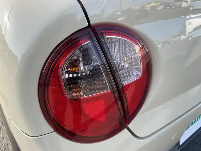 スズキ ラパン L 山形県 2020(令2)年 0.3万km シフォンアイボリーM 禁煙車/社外オーディオ/・AM/FM/CD/AUX/アイドリングストップ/コーナーセンサー/衝突被害軽減ブレーキ/車線逸脱警報/横滑り防止装置/盗難防止装置/ハロゲンヘッドライト/オートライト/ドライブレコーダー/シートヒーター（D席）/プッシュスタート/スペアキー×1/フロアマット/ドアバイザー/保証書/取扱説明書