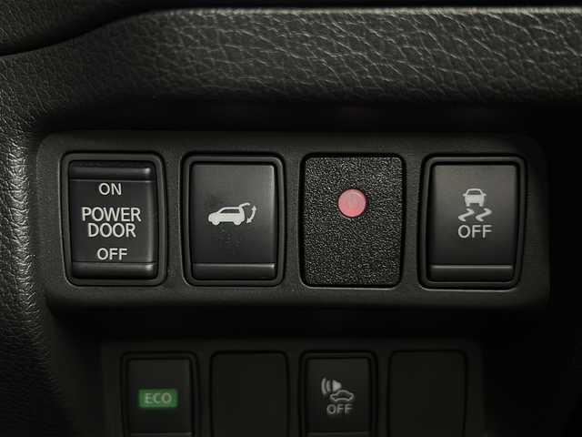 日産 エクストレイル ハイブリッド 20X エクストリーマーX 愛知県 2017(平29)年 6.2万km ブリリアントホワイトパール 純正９インチナビ(MM51D-2)　/フルセグ/Ｂｌｕｅｔｏｏｔｈ/ＣＤ/ＤＶＤ　/全方位カメラ　/ドライブレコーダー　/デジタルインナーミラー/ビルトインＥＴＣ　/衝突軽減ブレーキ　/レーンキープアシスト　/レーダークルーズコントロール　/カプロンシート/シートヒーター/スマートキー/スペアキー/パワーバックドア/LEDヘッドライト/オートライト/オートハイビーム/フォグランプ/純正アルミホイール/純正フロアマット
