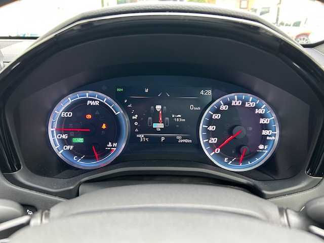トヨタ クラウン ハイブリッド RS アドバンス 三重県 2018(平30)年 2.7万km ホワイトパールクリスタルシャイン 純正HDDナビ（AM・FM・フルセグ・BT・CD・DVD）/トヨタセーフティセンス/・レーントレーシングアシスト/・レーダークルーズコントロール/・プリクラッシュセーフティ/・アダプティブハイビーム/・先行車発進告知機能/ブラインドスポットモニター/デジタルインナーミラー/ヘッドアップディスプレイ/パノラミックビューモニター/3眼LEDヘッドランプ/スマートエントリー/スタートシステム/MTモード付AT/ETC2.0/ドライブレコーダー（前方）/取扱説明書/保証書/スペアキー有り（2本）