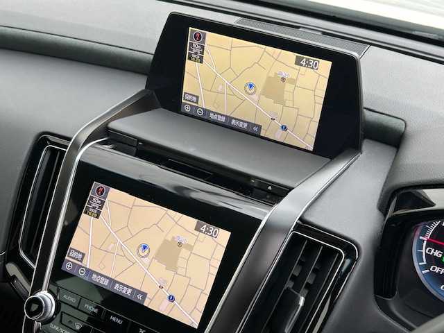 トヨタ クラウン ハイブリッド RS アドバンス 三重県 2018(平30)年 2.7万km ホワイトパールクリスタルシャイン 純正HDDナビ（AM・FM・フルセグ・BT・CD・DVD）/トヨタセーフティセンス/・レーントレーシングアシスト/・レーダークルーズコントロール/・プリクラッシュセーフティ/・アダプティブハイビーム/・先行車発進告知機能/ブラインドスポットモニター/デジタルインナーミラー/ヘッドアップディスプレイ/パノラミックビューモニター/3眼LEDヘッドランプ/スマートエントリー/スタートシステム/MTモード付AT/ETC2.0/ドライブレコーダー（前方）/取扱説明書/保証書/スペアキー有り（2本）