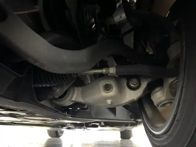 トヨタ クラウン ハイブリッド RS アドバンス 三重県 2018(平30)年 2.7万km ホワイトパールクリスタルシャイン ハイブリッド/FR/MTモード付フロアCVT/純正 8インチナビ/（AM/FM/CD/DVD/Blu-ray/SDREC/SD/USB/Bluetooth/Miracast/AUX/TV）/【OP】パノラミックビューモニター*1/ドライブレコーダー 前方/ビルトイン ETC/Toyota Safety Sense/・プリクラッシュセーフティ/・レーントレーシングアシスト/・レーダークルコン/・ロードサインアシスト/・アダプティブハイビームシステム/・ブラインドスポットモニター＋リヤクロストラフィックアラート/・インテリジェントクリアランスソナー［パーキングサポートブレーキ（静止物）］/・インテリジェント パーキングアシスト2（巻き込み警報機能付）*1/・リヤカメラディテクション［RCD］/・【OP】ITS Connect/など/装備/・【OP】デジタルインナーミラー/・シートヒーター（D/N）/・パワーシート（Dメモリー付8way＋ランバーサポート/N4way）/・パドルシフト/・雨滴感応式フロントワイパー/・AC100Vコンセント（100W）/・3眼LEDヘッドランプ（シーケンシャルターンランプ付）/・オートライト/・左右独立オートエアコン/など/*…セットでメーカーOP