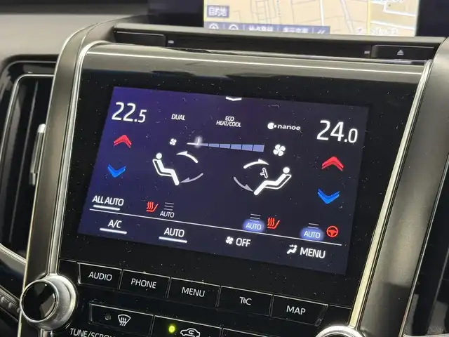 トヨタ クラウン ハイブリッド RS アドバンス 三重県 2018(平30)年 2.7万km ホワイトパールクリスタルシャイン ハイブリッド/FR/MTモード付フロアCVT/純正 8インチナビ/（AM/FM/CD/DVD/Blu-ray/SDREC/SD/USB/Bluetooth/Miracast/AUX/TV）/【OP】パノラミックビューモニター*1/ドライブレコーダー 前方/ビルトイン ETC/Toyota Safety Sense/・プリクラッシュセーフティ/・レーントレーシングアシスト/・レーダークルコン/・ロードサインアシスト/・アダプティブハイビームシステム/・ブラインドスポットモニター＋リヤクロストラフィックアラート/・インテリジェントクリアランスソナー［パーキングサポートブレーキ（静止物）］/・インテリジェント パーキングアシスト2（巻き込み警報機能付）*1/・リヤカメラディテクション［RCD］/・【OP】ITS Connect/など/装備/・【OP】デジタルインナーミラー/・シートヒーター（D/N）/・パワーシート（Dメモリー付8way＋ランバーサポート/N4way）/・パドルシフト/・雨滴感応式フロントワイパー/・AC100Vコンセント（100W）/・3眼LEDヘッドランプ（シーケンシャルターンランプ付）/・オートライト/・左右独立オートエアコン/など/*…セットでメーカーOP