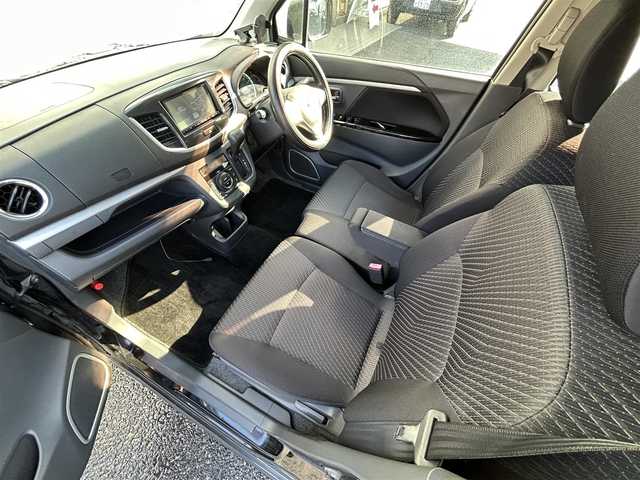 マツダ フレア カスタムスタイル XS 福岡県 2014(平26)年 8.1万km ブルーイッシュブラックパール3 純正メモリナビ/　（AM/FM/CD/DVD/Bluetooth/フルセグTV）/運転支援機能/・レーダーブレーキサポート/・誤発進抑制機能/・エマージェンシーストップシグナル/フォグライト/アイドリングストップ/横滑り防止装置/純正14インチアルミホイール/ETC/社外フロアマット/電源ソケット×1/ISOFIX/電格ウインカーミラー/ドアバイザー/保証書/取扱説明書/ナビ取扱説明書