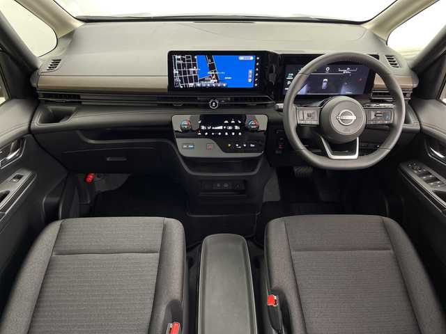 日産 セレナ e－パワー ハイウェイスター V 鹿児島県 2023(令5)年 0.8万km ダイヤモンドブラック 純正12.3インチナビ/（BT/フルセグTV）/プロパイロット/フリップダウンモニター/エマージェンシーブレーキ/ワイヤレス充電/デジタルインナーミラー/オートライト/オートマチックハイビーム/アラウンドビューモニター/ブラインドスポットモニター/両側パワースライドドア/電動パーキングブレーキ/オートホールド機能/スマートキー/プッシュスタート