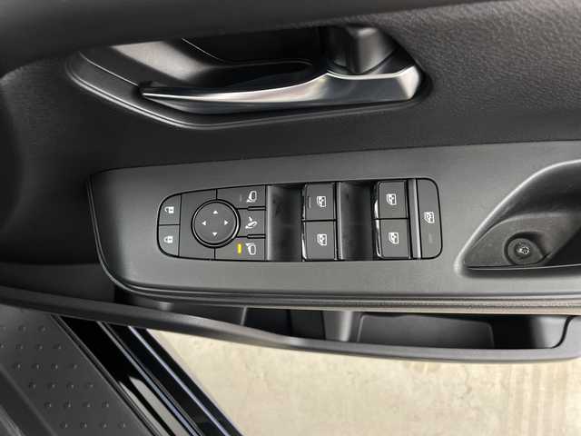 日産 セレナ e－パワー ハイウェイスター V 鹿児島県 2023(令5)年 0.8万km ダイヤモンドブラック 純正12.3インチナビ/（BT/フルセグTV）/プロパイロット/フリップダウンモニター/エマージェンシーブレーキ/ワイヤレス充電/デジタルインナーミラー/オートライト/オートマチックハイビーム/アラウンドビューモニター/ブラインドスポットモニター/両側パワースライドドア/電動パーキングブレーキ/オートホールド機能/スマートキー/プッシュスタート