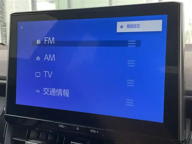 トヨタ カローラツーリング ハイブリッド ダブルバイビー 道南・函館 2023(令5)年 1.1万km プラチナホワイトパールマイカ /純正メモリナビ//フルセグＴＶ//バックカメラ//クルーズコントロール//ブラインドスポットモニター//レーンキープアシスト//コーナーセンサー//衝突軽減ブレーキ//オートハイビーム//オートライト//シートヒーター//ステアリングヒーター//フロアマット//ETC2.0//スペアキー//スマートキー