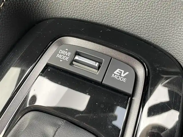 トヨタ カローラツーリング ハイブリッド ダブルバイビー 道南・函館 2023(令5)年 1.1万km プラチナホワイトパールマイカ /純正メモリナビ//フルセグＴＶ//バックカメラ//クルーズコントロール//ブラインドスポットモニター//レーンキープアシスト//コーナーセンサー//衝突軽減ブレーキ//オートハイビーム//オートライト//シートヒーター//ステアリングヒーター//フロアマット//ETC2.0//スペアキー//スマートキー