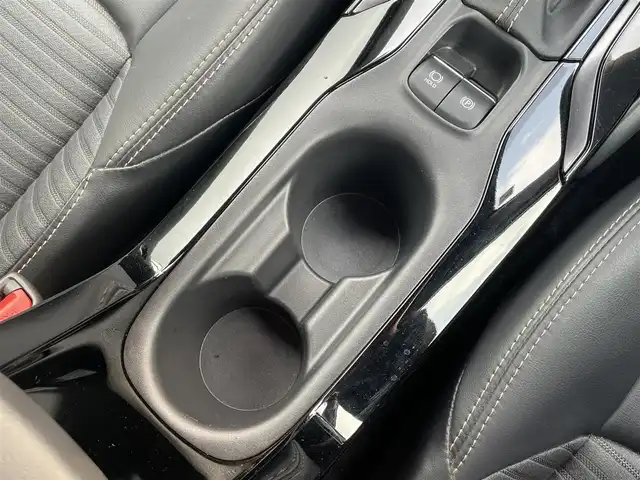 トヨタ カローラツーリング ハイブリッド ダブルバイビー 道南・函館 2023(令5)年 1.1万km プラチナホワイトパールマイカ /純正メモリナビ//フルセグＴＶ//バックカメラ//クルーズコントロール//ブラインドスポットモニター//レーンキープアシスト//コーナーセンサー//衝突軽減ブレーキ//オートハイビーム//オートライト//シートヒーター//ステアリングヒーター//フロアマット//ETC2.0//スペアキー//スマートキー