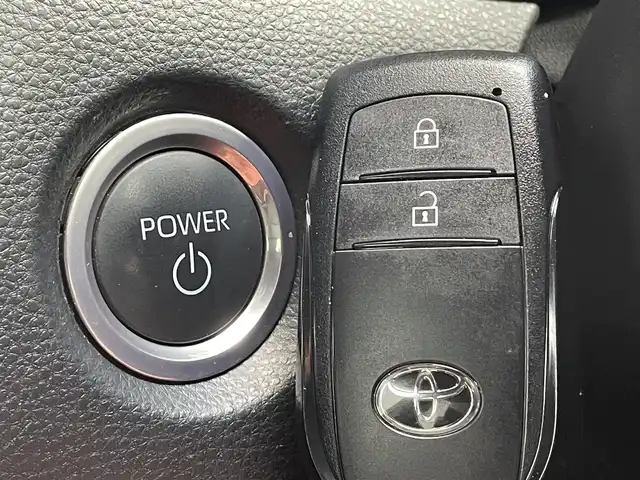 トヨタ カローラツーリング ハイブリッド ダブルバイビー 道南・函館 2023(令5)年 1.1万km プラチナホワイトパールマイカ /純正メモリナビ//フルセグＴＶ//バックカメラ//クルーズコントロール//ブラインドスポットモニター//レーンキープアシスト//コーナーセンサー//衝突軽減ブレーキ//オートハイビーム//オートライト//シートヒーター//ステアリングヒーター//フロアマット//ETC2.0//スペアキー//スマートキー