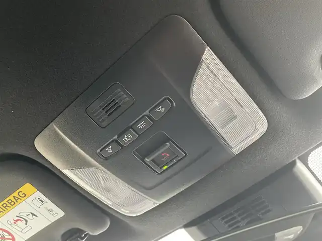 トヨタ カローラツーリング ハイブリッド ダブルバイビー 道南・函館 2023(令5)年 1.1万km プラチナホワイトパールマイカ /純正メモリナビ//フルセグＴＶ//バックカメラ//クルーズコントロール//ブラインドスポットモニター//レーンキープアシスト//コーナーセンサー//衝突軽減ブレーキ//オートハイビーム//オートライト//シートヒーター//ステアリングヒーター//フロアマット//ETC2.0//スペアキー//スマートキー