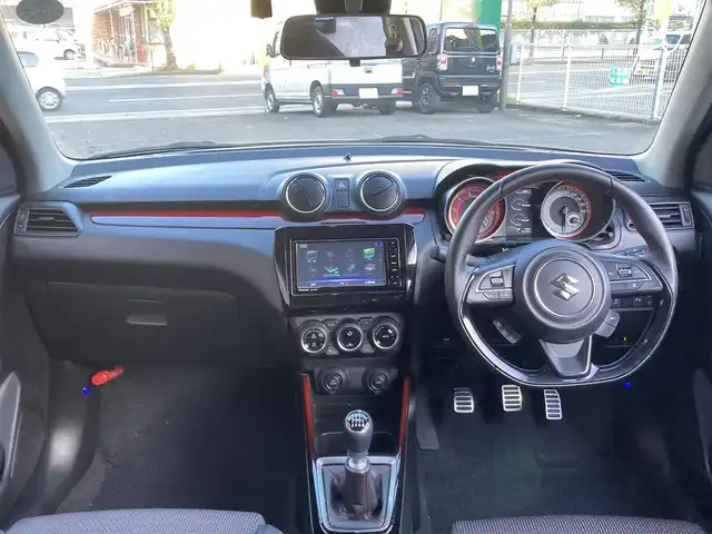 スズキ スイフト スポーツ 長崎県 2022(令4)年 5.7万km ピュアホワイトP 登録時56152km/純正ナビ/・TV/・Bluetoothaudio/・DVD/バックカメラ/全方位カメラ/ビルトインETC/純正フロント、リア、サイドアンダーガーニッシュ/レーダークルーズコントロール/ドライブレコーダー/D席シートヒーター/ブラインドスポットモニター