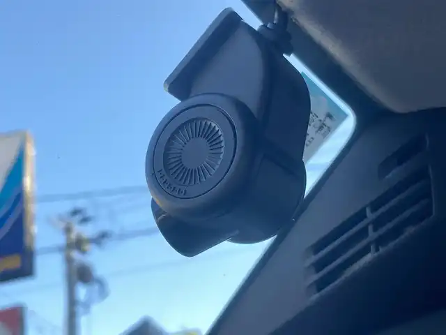 スズキ スイフト スポーツ 長崎県 2022(令4)年 5.7万km ピュアホワイトP 登録時56152km/純正ナビ/・TV/・Bluetoothaudio/・DVD/バックカメラ/全方位カメラ/ビルトインETC/純正フロント、リア、サイドアンダーガーニッシュ/レーダークルーズコントロール/ドライブレコーダー/D席シートヒーター/ブラインドスポットモニター