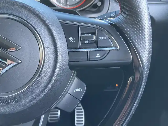 スズキ スイフト スポーツ 長崎県 2022(令4)年 5.7万km ピュアホワイトP 登録時56152km/純正ナビ/・TV/・Bluetoothaudio/・DVD/バックカメラ/全方位カメラ/ビルトインETC/純正フロント、リア、サイドアンダーガーニッシュ/レーダークルーズコントロール/ドライブレコーダー/D席シートヒーター/ブラインドスポットモニター