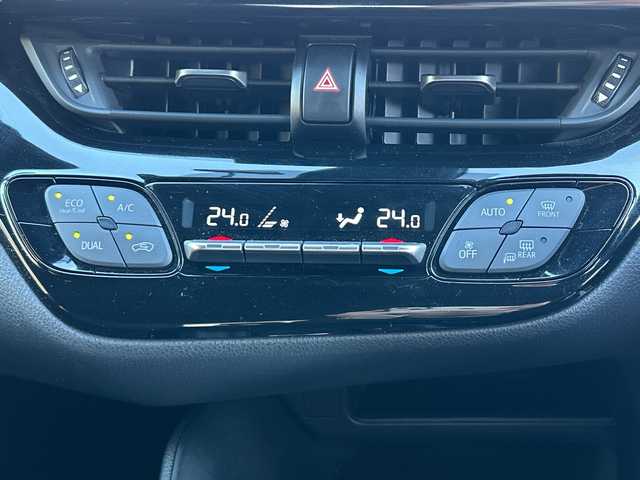 トヨタ Ｃ－ＨＲ S LEDパッケージ 埼玉県 2019(令1)年 5.4万km ホワイトパールクリスタルシャイン S　LEDパッケージ/メモリナビ/ワンセグTV/Bluetooth/バックカメラ/ドライブレコーダー前後/ウィンカーミラー/クルーズコントロール/プッシュスタート/ETC/レーンキープアシスト/純正17インチアルミホイール/本革巻きステアリング/電動パーキング/ブレーキホールド