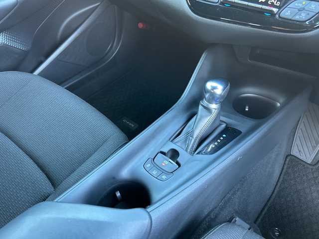 トヨタ Ｃ－ＨＲ S LEDパッケージ 埼玉県 2019(令1)年 5.4万km ホワイトパールクリスタルシャイン S　LEDパッケージ/メモリナビ/ワンセグTV/Bluetooth/バックカメラ/ドライブレコーダー前後/ウィンカーミラー/クルーズコントロール/プッシュスタート/ETC/レーンキープアシスト/純正17インチアルミホイール/本革巻きステアリング/電動パーキング/ブレーキホールド