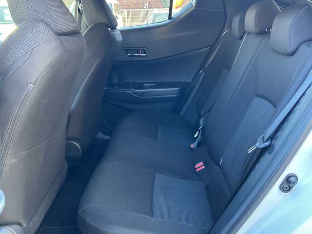 トヨタ Ｃ－ＨＲ S LEDパッケージ 埼玉県 2019(令1)年 5.4万km ホワイトパールクリスタルシャイン S　LEDパッケージ/メモリナビ/ワンセグTV/Bluetooth/バックカメラ/ドライブレコーダー前後/ウィンカーミラー/クルーズコントロール/プッシュスタート/ETC/レーンキープアシスト/純正17インチアルミホイール/本革巻きステアリング/電動パーキング/ブレーキホールド