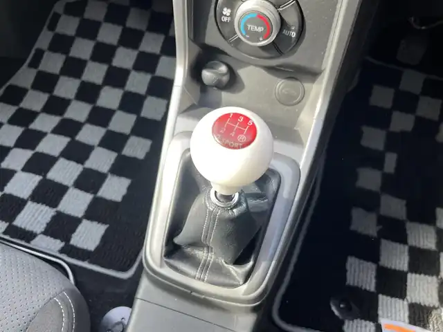 ダイハツ コペン セロS 三重県 2019(令1)年 2.1万km クリアブルークリスタルメタリック 5MT/RAYS(GRAM LIGHTS)16インチアルミホイール/D-SPORTスポーツマフラー feat. 5ZIGEN/純正ナビ（地デジTV/CD/DVD/USB/SD/Bluetooth/AM/FM）/バックカメラ/ETC/ドライブレコーダー（前）/シートヒーター（運転席/助手席）/RECARO製ブラックスエード調ファブリックスポーツシート/BILSTEIN製ショックアブソーバー/BILSTEINエンブレム/MOMO製シルバー加飾付革巻きステアリングホイール/丸形LEDヘッドランプ/丸形LEDリアコンビネーションランプ/ロールバー/エアロディフレクター/キーフリーシステム/プッシュスタート