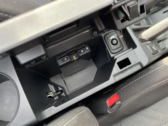 ダイハツ コペン セロS 三重県 2019(令1)年 2.1万km クリアブルークリスタルメタリック 5MT/RAYS(GRAM LIGHTS)16インチアルミホイール/D-SPORTスポーツマフラー feat. 5ZIGEN/純正ナビ（地デジTV/CD/DVD/USB/SD/Bluetooth/AM/FM）/バックカメラ/ETC/ドライブレコーダー（前）/シートヒーター（運転席/助手席）/RECARO製ブラックスエード調ファブリックスポーツシート/BILSTEIN製ショックアブソーバー/BILSTEINエンブレム/MOMO製シルバー加飾付革巻きステアリングホイール/丸形LEDヘッドランプ/丸形LEDリアコンビネーションランプ/ロールバー/エアロディフレクター/キーフリーシステム/プッシュスタート