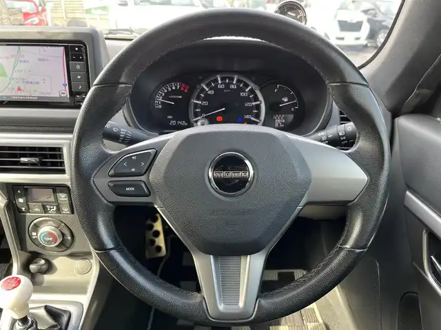 ダイハツ コペン セロS 三重県 2019(令1)年 2.1万km クリアブルークリスタルメタリック 5MT/RAYS(GRAM LIGHTS)16インチアルミホイール/D-SPORTスポーツマフラー feat. 5ZIGEN/純正ナビ（地デジTV/CD/DVD/USB/SD/Bluetooth/AM/FM）/バックカメラ/ETC/ドライブレコーダー（前）/シートヒーター（運転席/助手席）/RECARO製ブラックスエード調ファブリックスポーツシート/BILSTEIN製ショックアブソーバー/BILSTEINエンブレム/MOMO製シルバー加飾付革巻きステアリングホイール/丸形LEDヘッドランプ/丸形LEDリアコンビネーションランプ/ロールバー/エアロディフレクター/キーフリーシステム/プッシュスタート