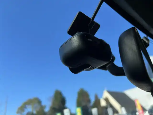 ダイハツ コペン セロS 三重県 2019(令1)年 2.1万km クリアブルークリスタルメタリック 5MT/RAYS(GRAM LIGHTS)16インチアルミホイール/D-SPORTスポーツマフラー feat. 5ZIGEN/純正ナビ（地デジTV/CD/DVD/USB/SD/Bluetooth/AM/FM）/バックカメラ/ETC/ドライブレコーダー（前）/シートヒーター（運転席/助手席）/RECARO製ブラックスエード調ファブリックスポーツシート/BILSTEIN製ショックアブソーバー/BILSTEINエンブレム/MOMO製シルバー加飾付革巻きステアリングホイール/丸形LEDヘッドランプ/丸形LEDリアコンビネーションランプ/ロールバー/エアロディフレクター/キーフリーシステム/プッシュスタート