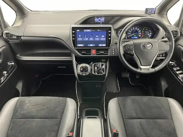 トヨタ ヴォクシー ハイブリッド ZS 煌Ⅲ 愛知県 2020(令2)年 8.2万km ブラック 純正10インチナビ/トヨタセーフティセンス/両側パワースライドドア/黒ハーフレザーシート/フルセグTV/バックカメラ/シートヒーター/前後ドライブレコーダー/ETC/クルーズコントロール/LEDオートライト/フォグランプ/コーナーセンサー/DVD/純正フロアマット/純正アルミホイール/禁煙車