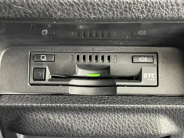 トヨタ ヴォクシー ハイブリッド ZS 煌Ⅲ 愛知県 2020(令2)年 8.2万km ブラック 純正10インチナビ/トヨタセーフティセンス/両側パワースライドドア/黒ハーフレザーシート/フルセグTV/バックカメラ/シートヒーター/前後ドライブレコーダー/ETC/クルーズコントロール/LEDオートライト/フォグランプ/コーナーセンサー/DVD/純正フロアマット/純正アルミホイール/禁煙車